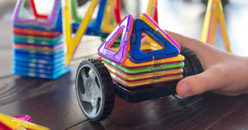 Toys: How they contribute to the growth of your kids