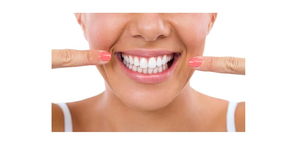 Pros and Cons of Using Teeth Whitening Strips