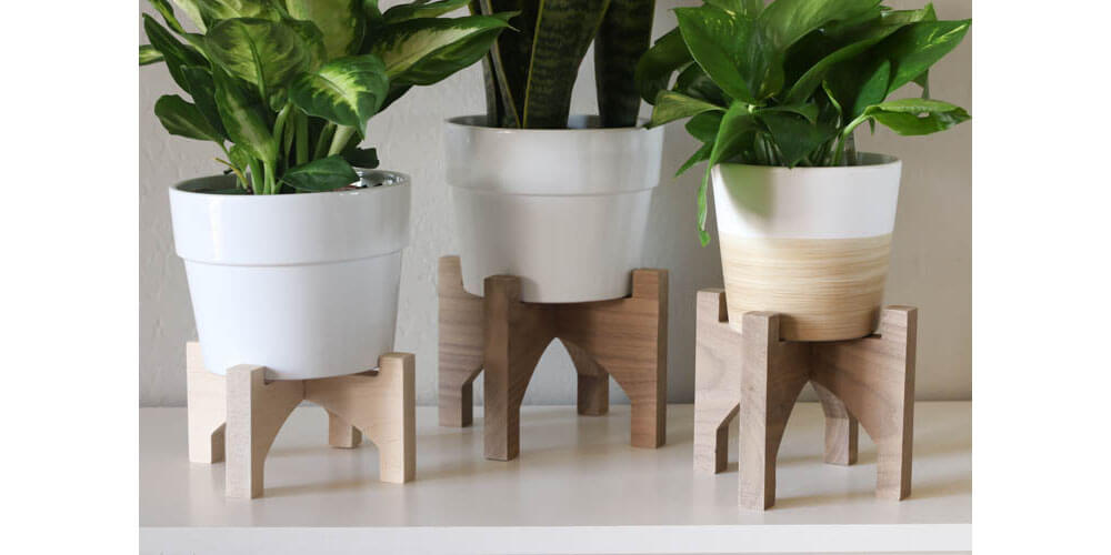 Four Best Materials for Outdoor Plant Stands
