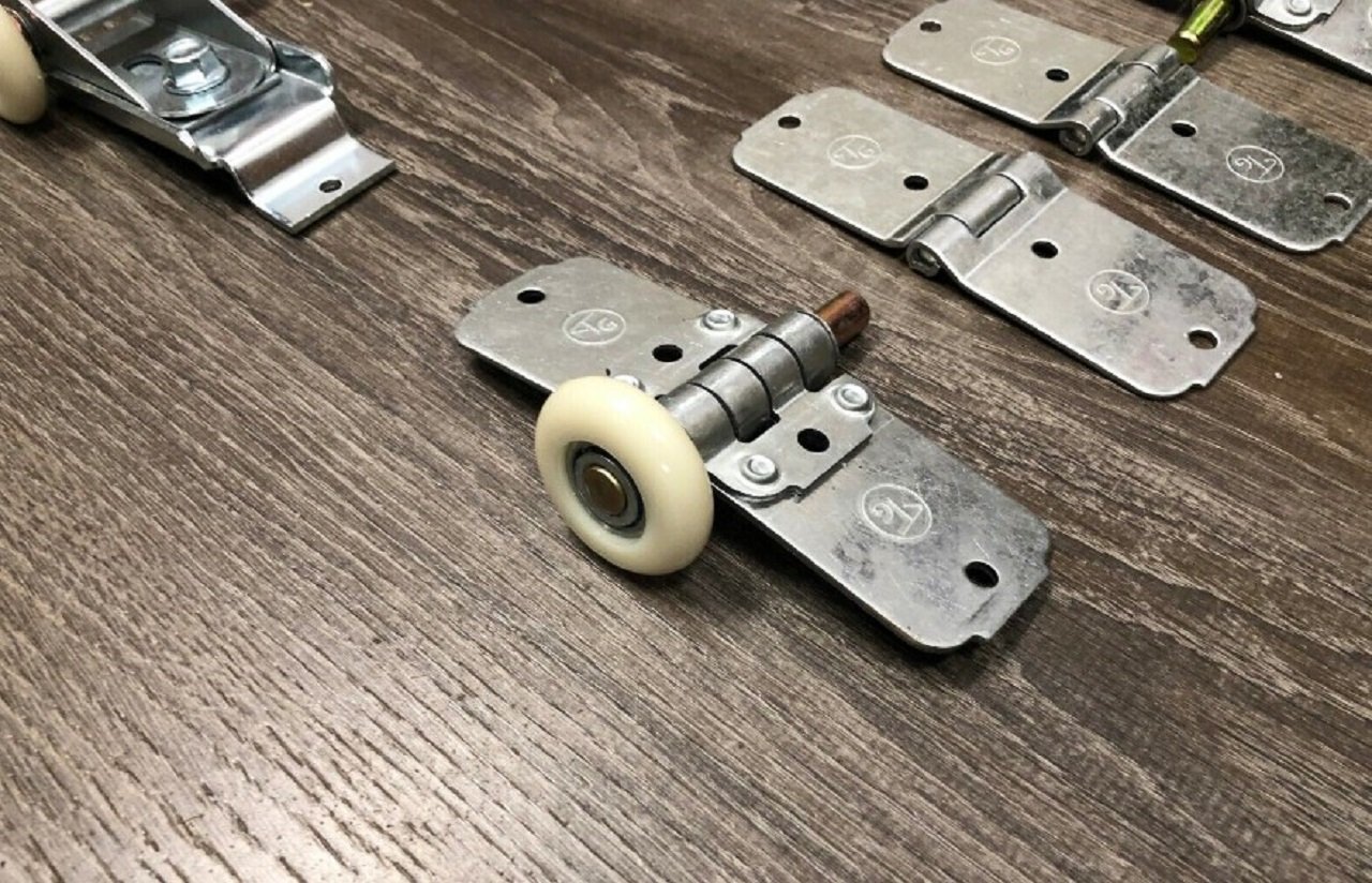 Enhancing Box Truck Efficiency with Premium Door Rollers